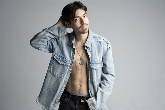 Juan Diego Hernández, chaqueta vaquera